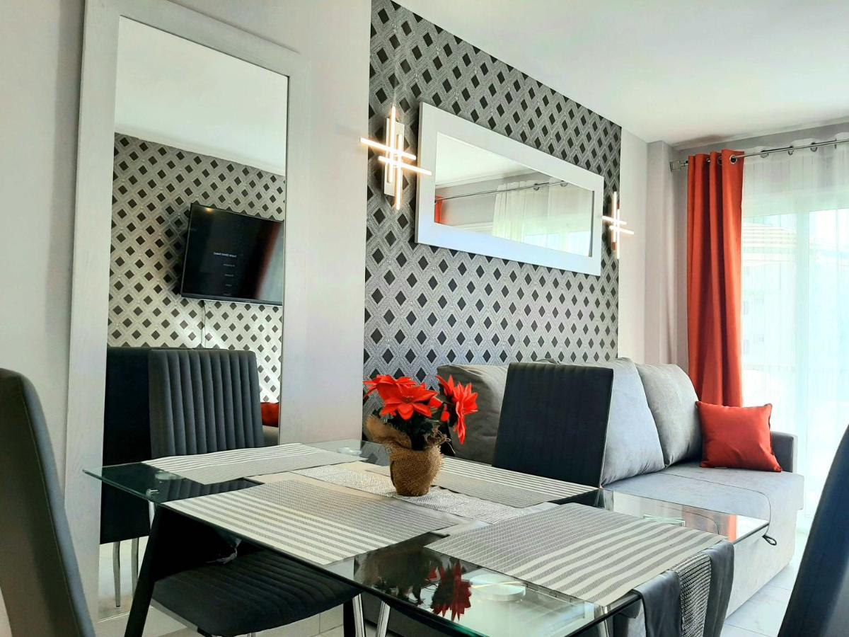 Centrally Located Apartment Close To The Ocean. Арона Екстериор снимка